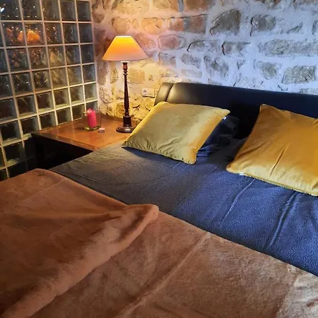 Campo Golden Heritage Off Grid Lodge