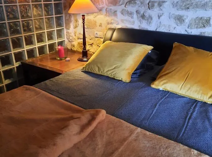 Campo Golden Heritage Off Grid Lodge